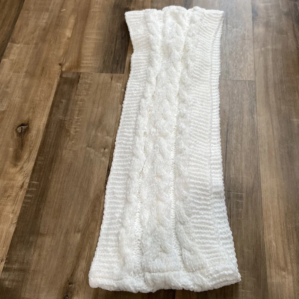 NWOT Sanoma Scarf